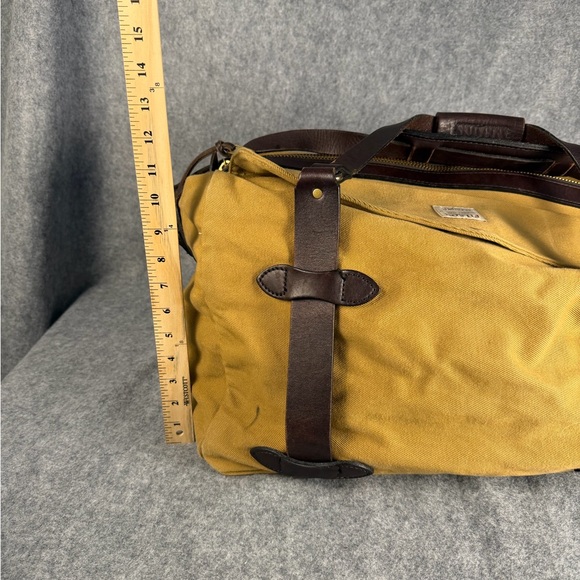Filson Medium Rugged Twill Duffle Bag - Picture 10 of 13